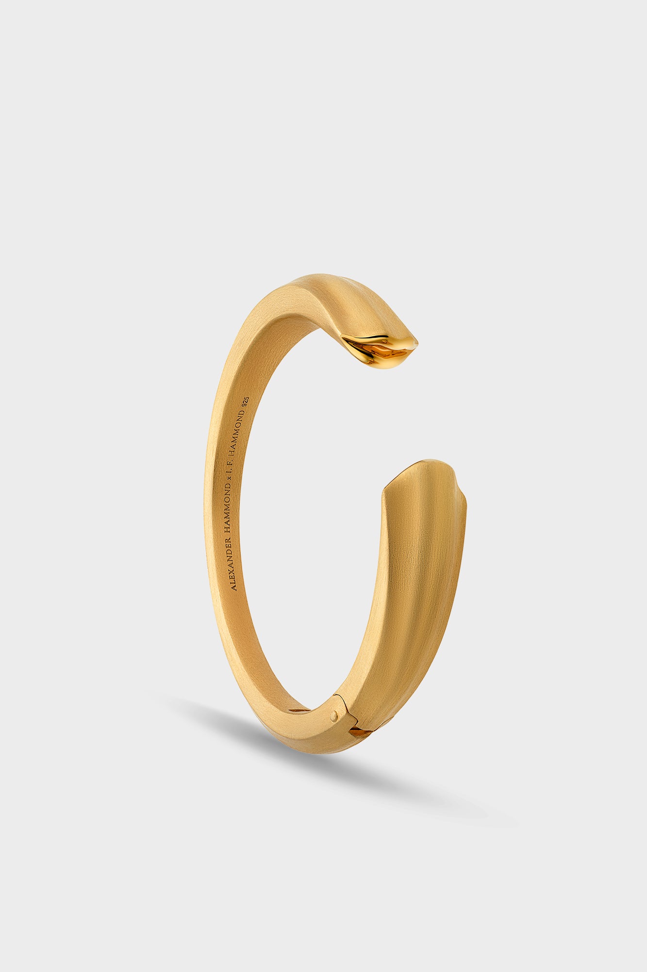 Gold Slender Kiss Bangle