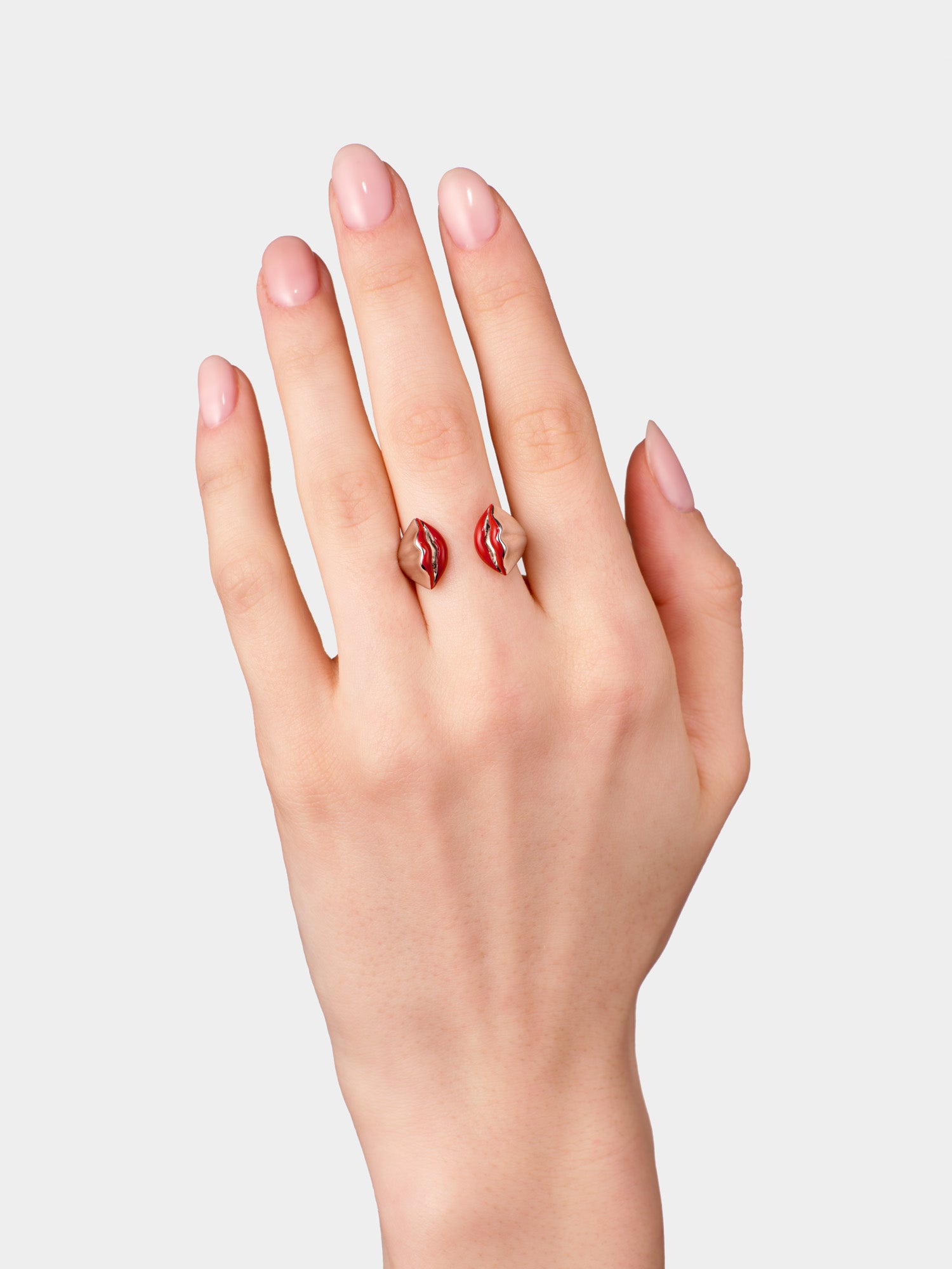 Silver Kiss Ring Opaque Red