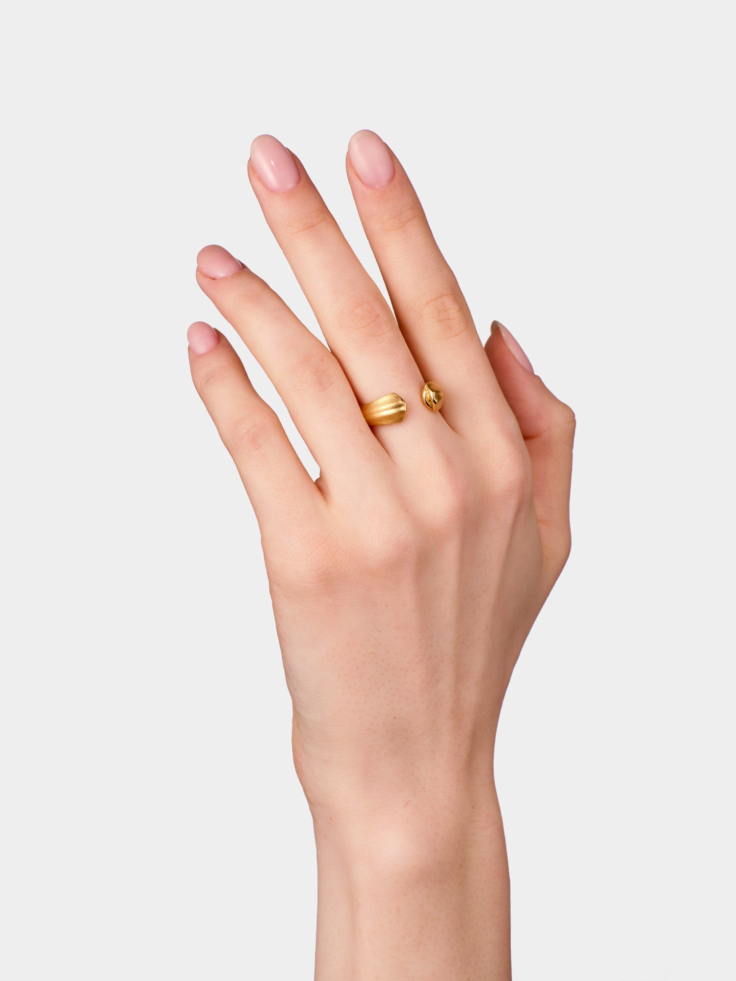 Brushed Gold Kiss Small Ring