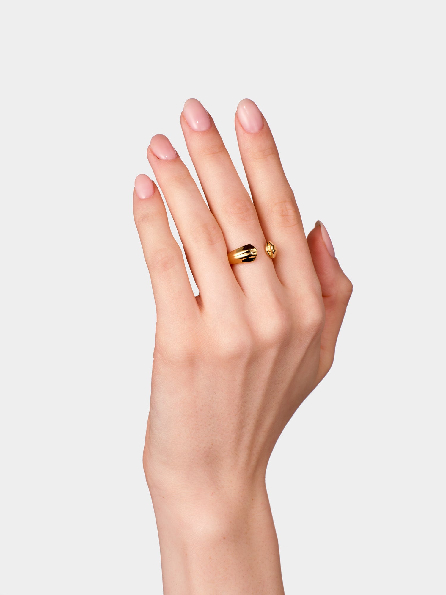 Gold Kiss Small Ring